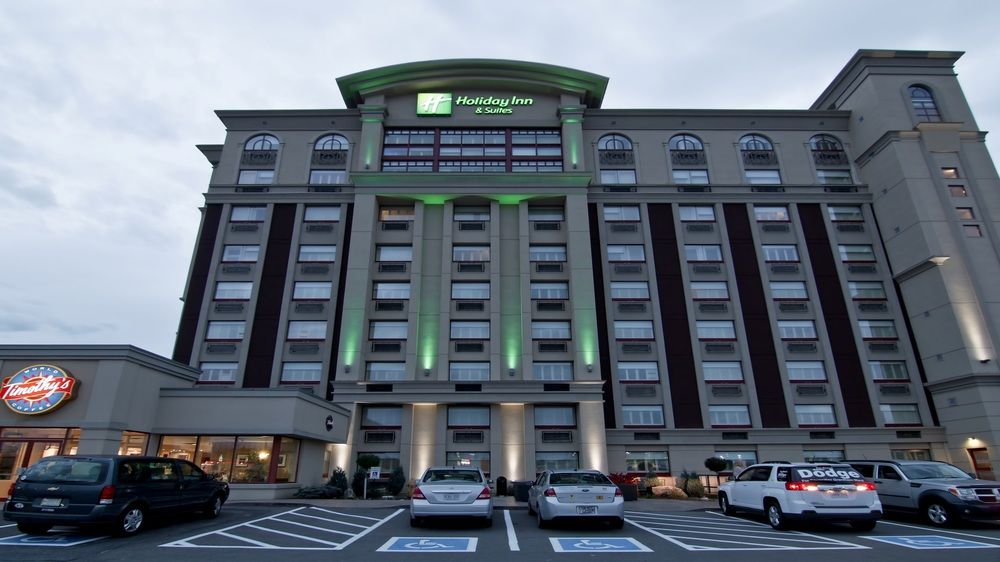 Holiday Inn Hotel & Suites St Catharines-Niagara image 1